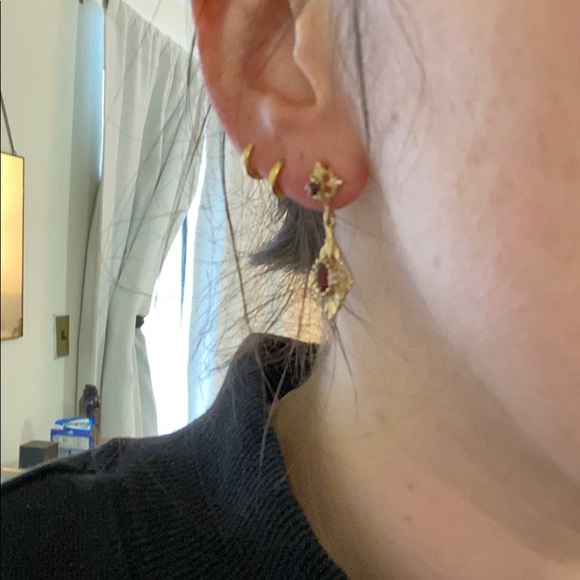 Arthurian Looking Vintage Gold and Garnet Earrings - Picture 2 of 2